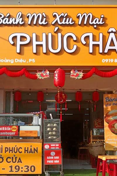 Bánh mì xíu mại Phúc Hân